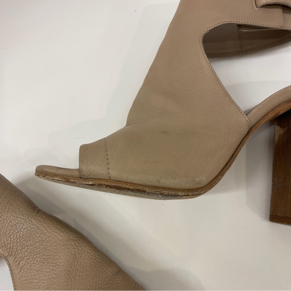 Vince Addie Taupe Tan Nude Buckle Open Toe Leather Heels 9.5 - Picture 3 of 14